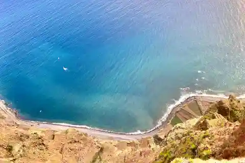 Madeira: Sunny South Side - Cabo Girão, Waterfalls, C. Lobos