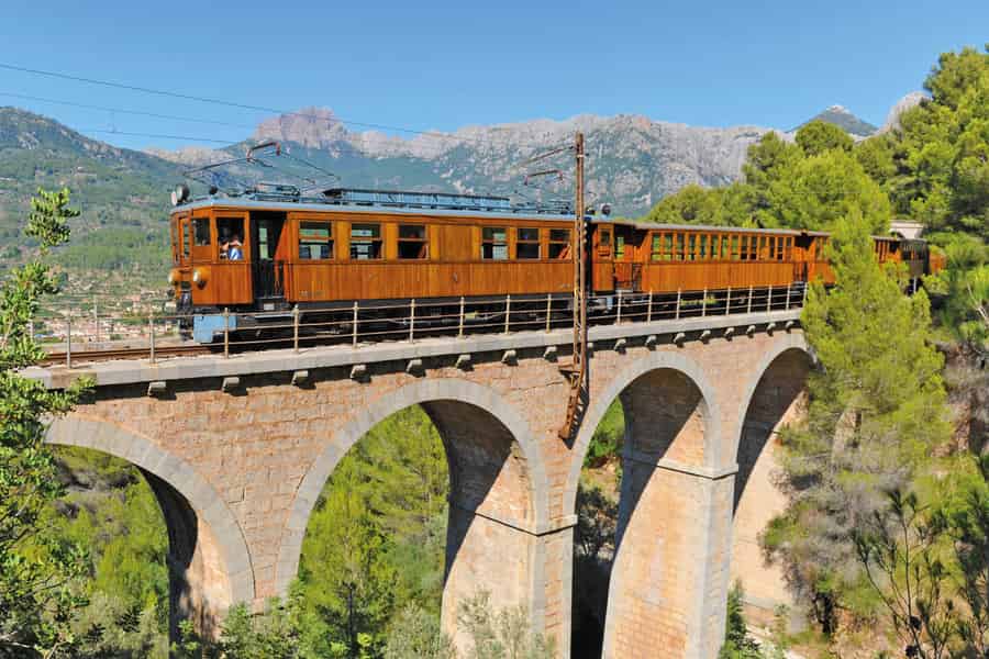 Mallorca: Ganztägige Ganztagestour mit Zug, Straßenbahn und Boot. Foto: GetYourGuide Mallorca: Ganztägige Ganztagestour mit Zug, Straßenbahn und Boot. Foto: GetYourGuide