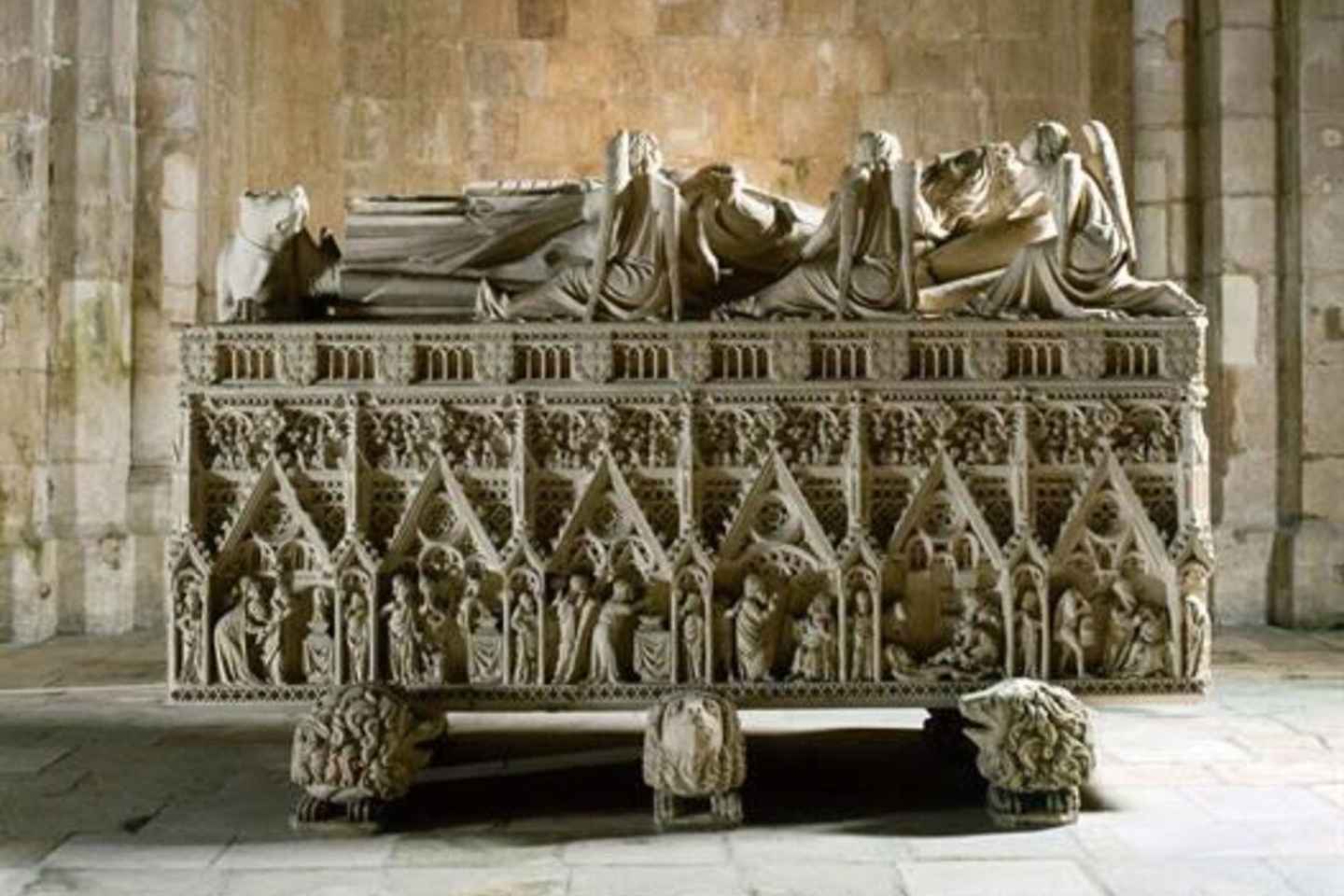 Alcobaça: Entry to UNESCO Alcobaça Monastery