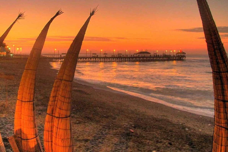 Desde Trujillo || Excursión a la Playa de Chan Chan y Huanchaco