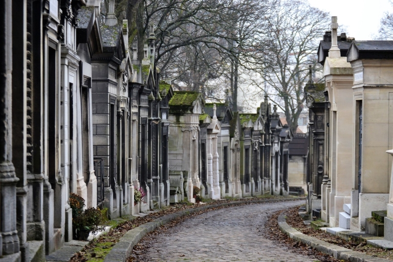 París: tour guiado al cementerio Pere LachaiseParís: tour guiado del cementerio Père Lachaise en francés