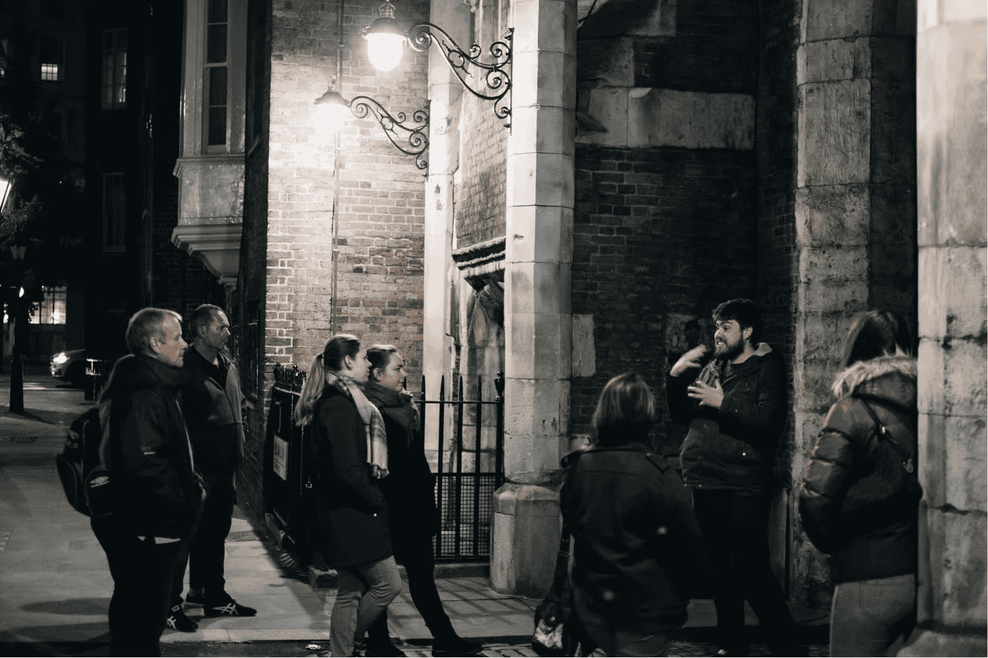 London: Ghost Walk and River Thames Boat Ride