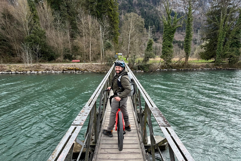 Interlaken: E-Bike Rental with Helmet and Lock