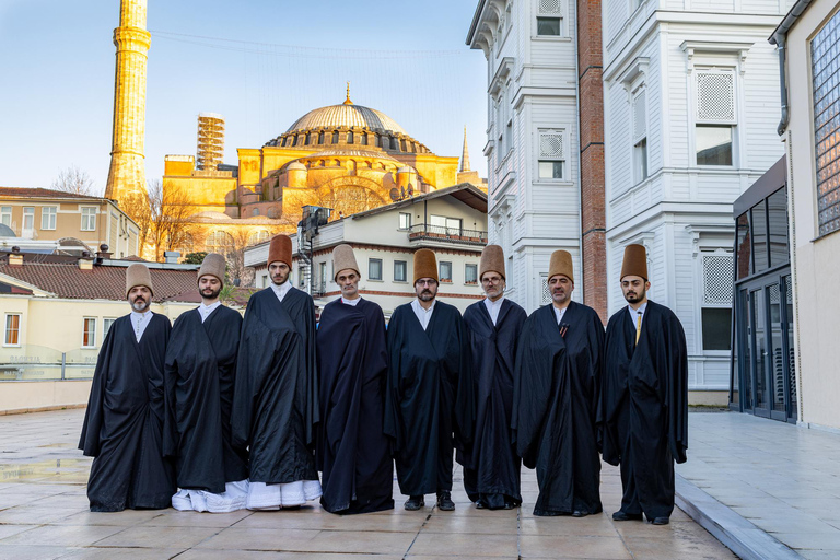 Istanbul: Zeremonie der wirbelnden Derwische neben der Hagia Sophia