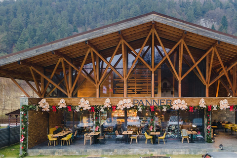 Brasov: Bran Castle Private Tour with Local Flavors