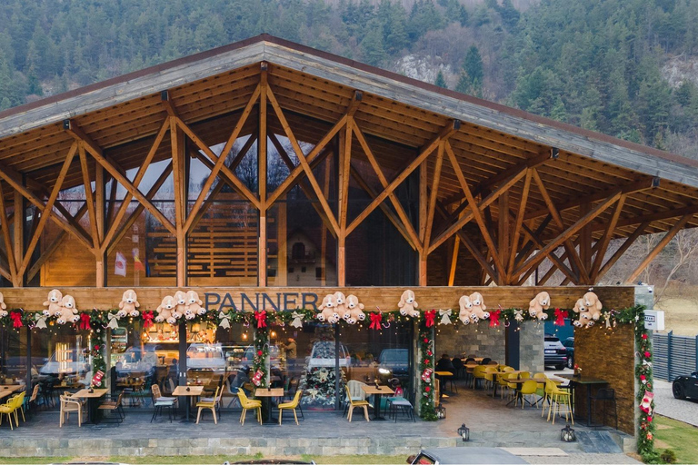 Brasov: Bran Castle Private Tour with Local Flavors