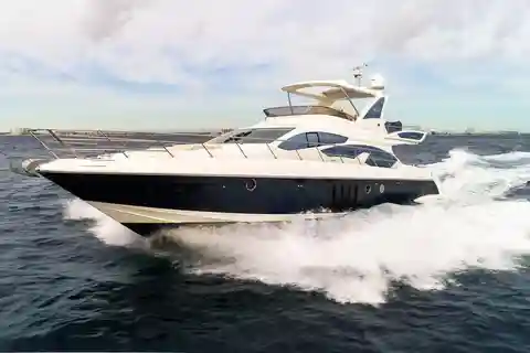 Marina Del Rey: Private Half-Day Azimut Yacht Charter