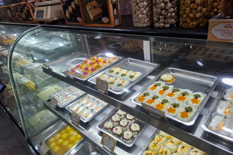 Old Delhi: Street Food Night, Spices, Bazaars & Tuk Tuk Ride Street Food Night, Spices, Bazaars with Pick-up & Drop-off