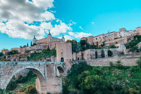 Segovia e Toledo: partenza da Madrid con visita all&#039;Alcazar