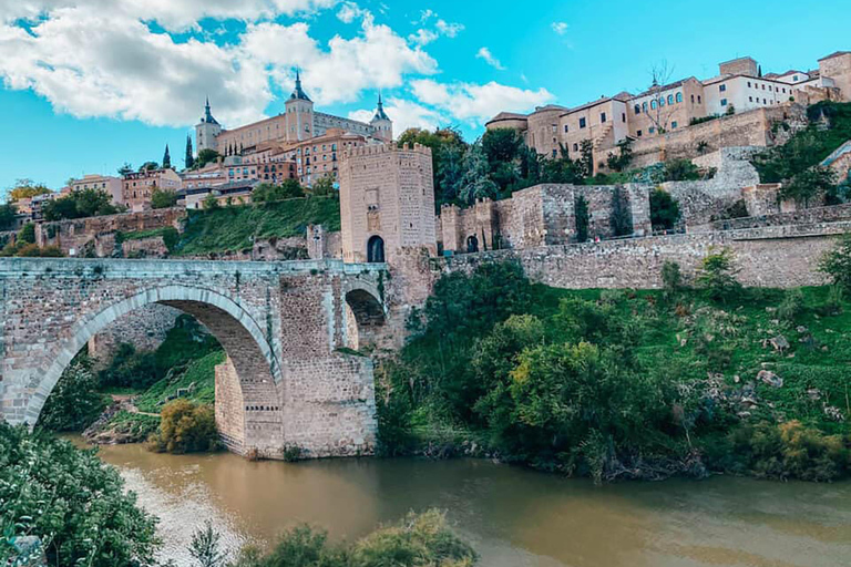 Segovia e Toledo: partenza da Madrid con visita all&#039;Alcazar