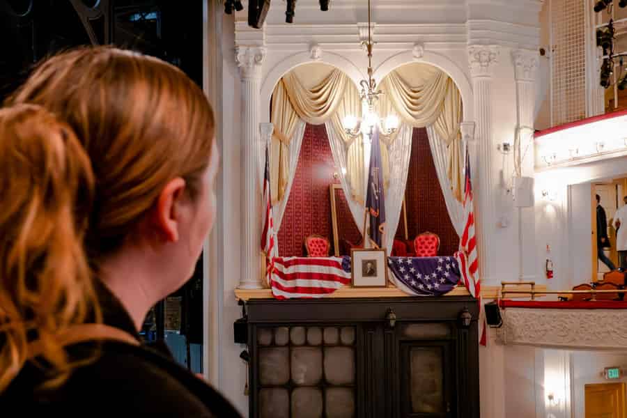 DC: Lincoln-Mordtour mit Eintritt ins Ford's Theatre. Foto: GetYourGuide
