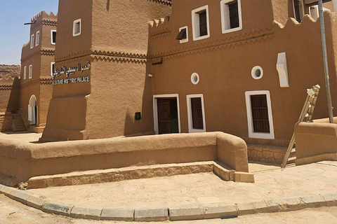 Riyadh: 2-day tour of 5 heritage villages and a safari trip