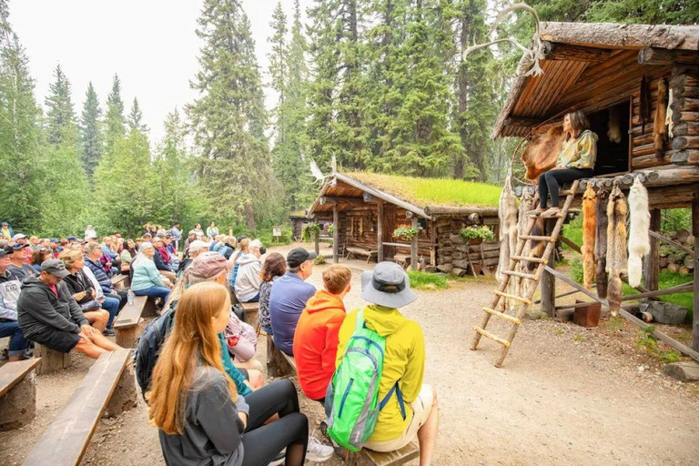 Fairbanks: Riverboat, Gold Rush, and Pioneer Park Day Trip