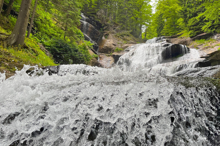 Watervallen Tour vanuit Sarajevo: Wandeling en Bosnische Lunch