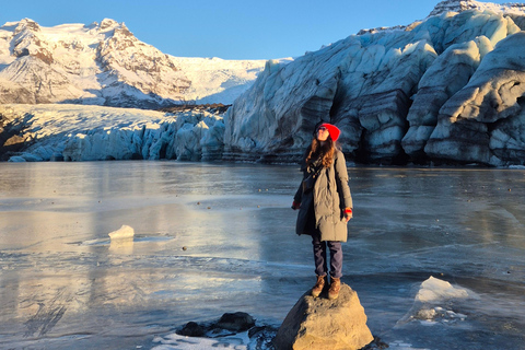 Reykjavik: 6-Day Iceland Tour with Accommodation