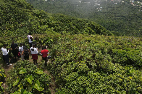 Caminhada no Pico Nevis