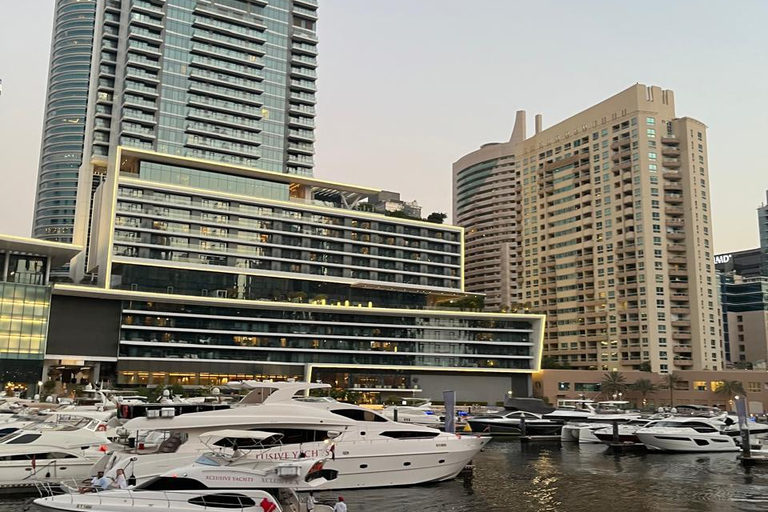 Dubai Marina Dinner Cruise with Buffet & Live Entertainment