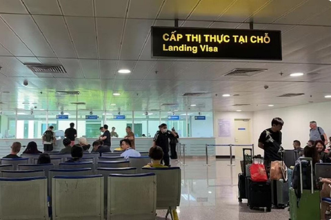 Fastrack at Cam Ranh ( CXR) International Airport (Option) Option SIM 4GB Only