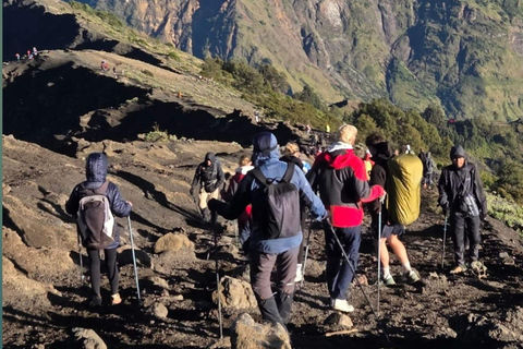sembalun: 3-Day Mount Rinjani Trek with Lake & Hot Spring private trip 3-Day Mount Rinjani Trek with Lake & Hot Spring