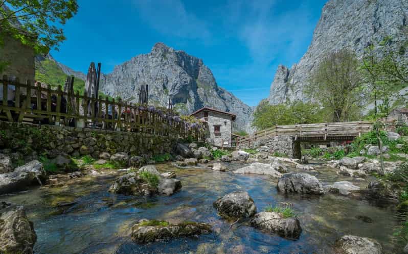 Z Cangas de Onís: Jeziora Covadonga i Bulnes kolejką linową