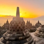Yogyakarta: VIP Climb-Up Borobudur Sunrise with breakfast