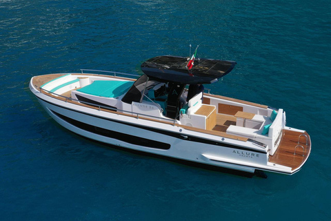 Capri: discover the island aboard a luxury boat Capri Full Day - Allure 38