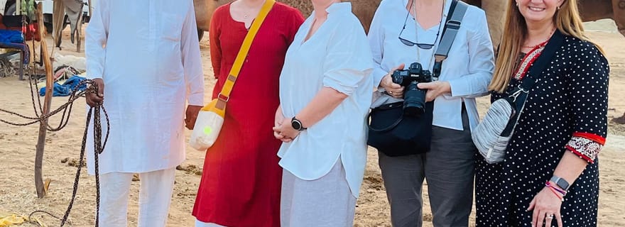 Pushkar : safari en charrette tirée par des chameaux avec coucher de soleil et thé