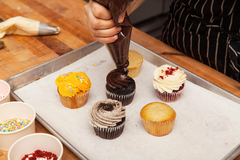 Sacramento: Fun Cupcake Decorating Class With a Local Chef