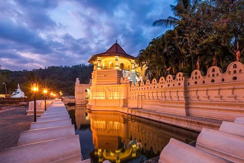 Kandy Hidden Corners Tuk-Tuk Discovery Tour