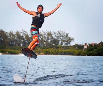 Marathon: Intro to Foilboarding Experience