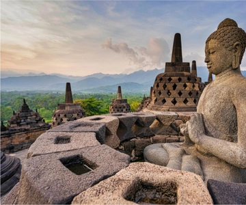 Yogyakarta: Borobudur 5-hour Tour with Climb-up & Transfers