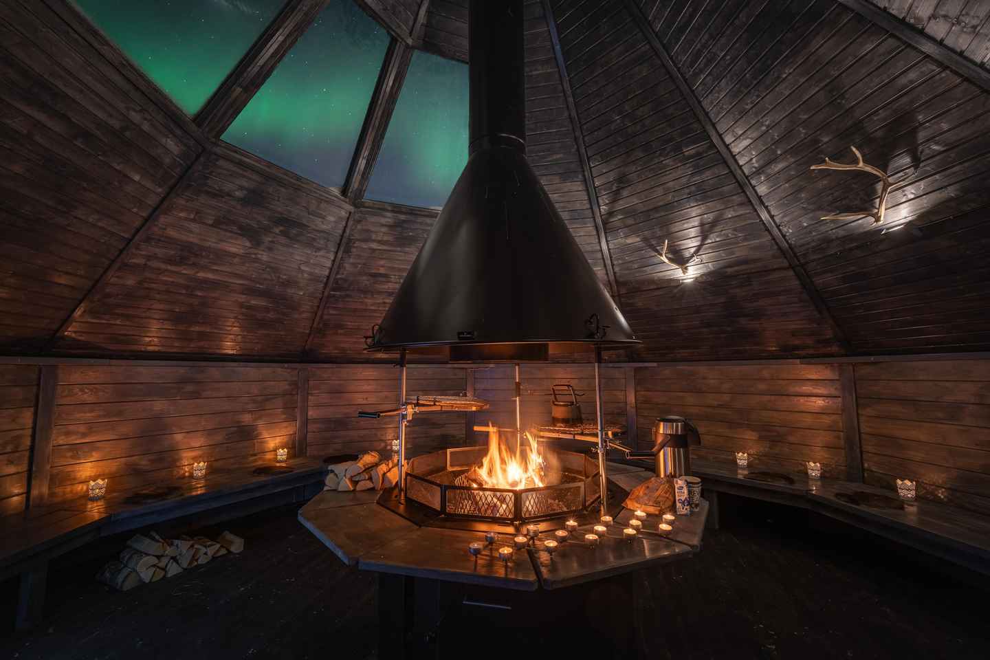 Saariselk: Reindeer Farm Experience with Snack and Drinks