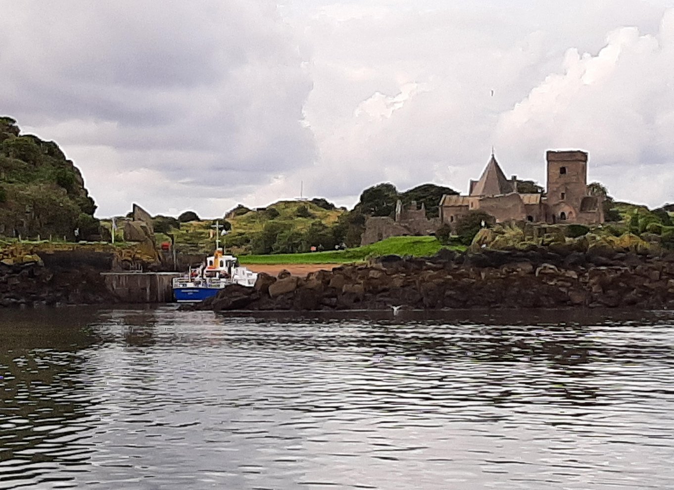 Edinburgh: 'Firth of Forth' Three Bridges Sightseeing Cruise