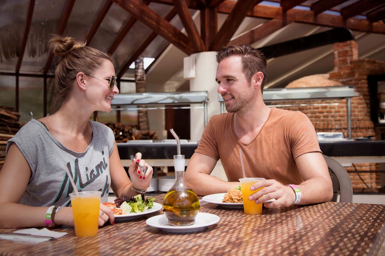 Entrada al Parque Ventura de Cancún con Comida y BebidaPase VIP Ventura Park