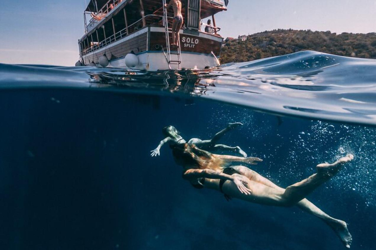 Split: Lagoa Azul, Naufrágio e Šolta com comida e bebida