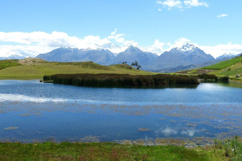 Itinéraire de randonnée privé à travers la lagune de Wilcacocha.