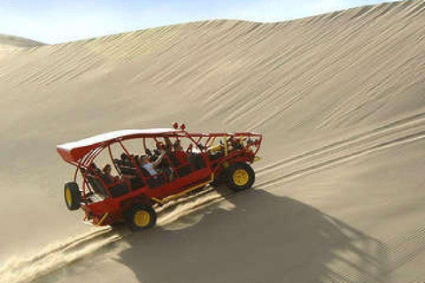 Ica : Planche à sable et buggy dans l&#039;oasis de Huacachina