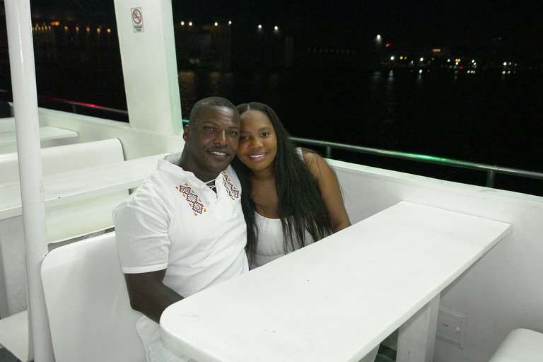 Carthagène : excursion en bateau de nuit avec dîner et open barCARTAGENA : Excursion en bateau de nuit blanche avec dîner et open bar