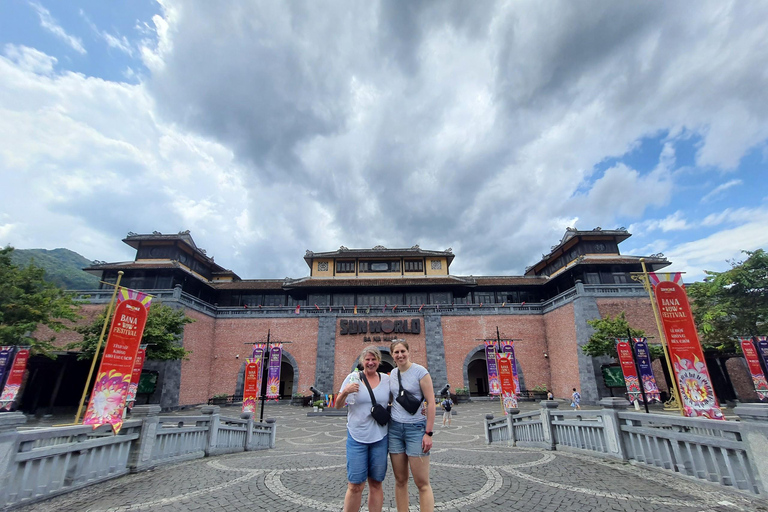 Hoi An, les collines de Ba Na et le pont d&#039;or en voiture privéeDe Hoi An aux collines de Ba Na