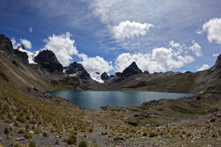 Bolivia: Climbing Mount Pequeño Alpamayo 5,430 m Bolivia: Climb to Little Alpamayo Mountain, 5,430 m