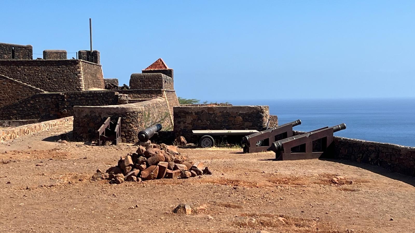 Geführte Tour durch Cidade da Praia & Cidade Velha & eine Rumdestillerie