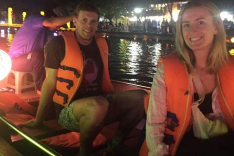 Hoi An: Private night boat Trip & release lantern on river