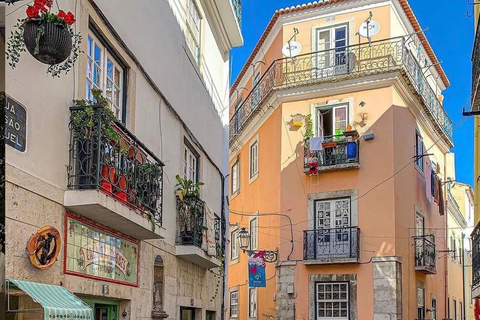 Lisbon: Guided Tuk Tuk Tour with Local Guide