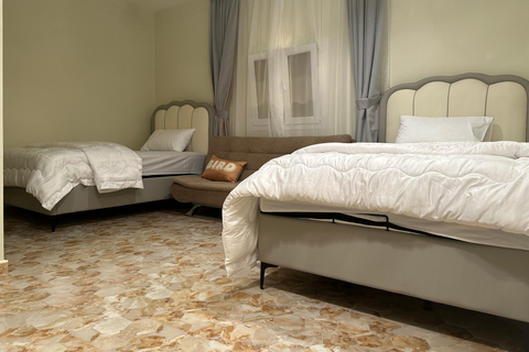 Oman: 5-Day Adventure Tour with Forts, Souqs & Mountains