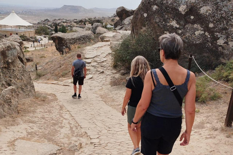 巴库：戈布斯坦国家公园之旅（含酒店接送）