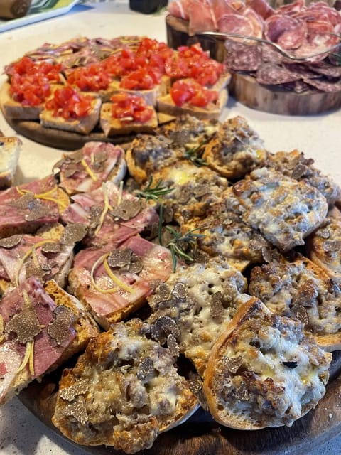 Truffle Hunting in Chianti with Pasta CookingClass and Lunch - Housity