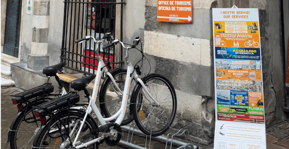 Genua: E-Bike-Verleih mit Führung mit Audioguide