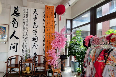 Hangzhou: Exploring the Watertown of Hanfu and Hotpot
