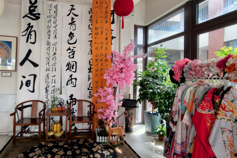 Hangzhou: Exploring the Watertown of Hanfu and Hotpot