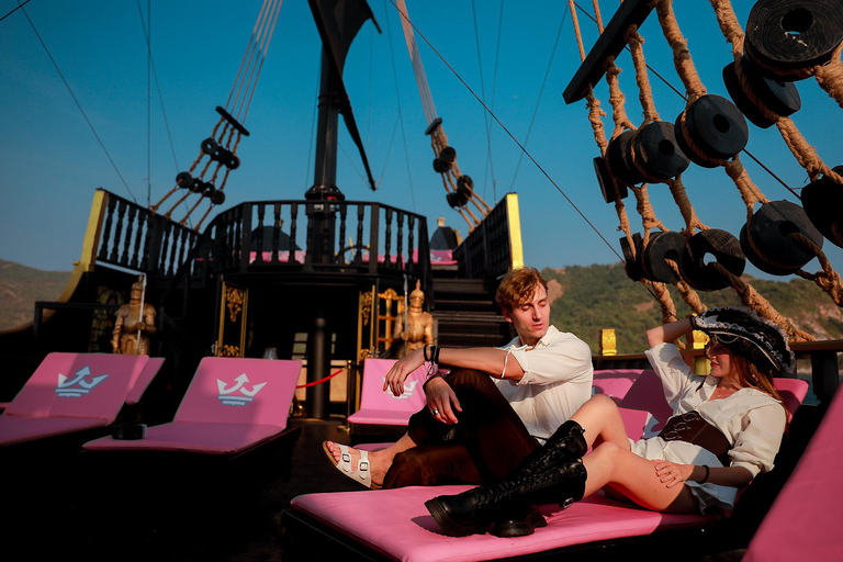 Pattaya : circuit d&#039;une journée dans les 3 îles en catamaran avec fêtePattaya : excursion d&#039;une journée sur le bateau pirate Black Pearl avec soirée DJ